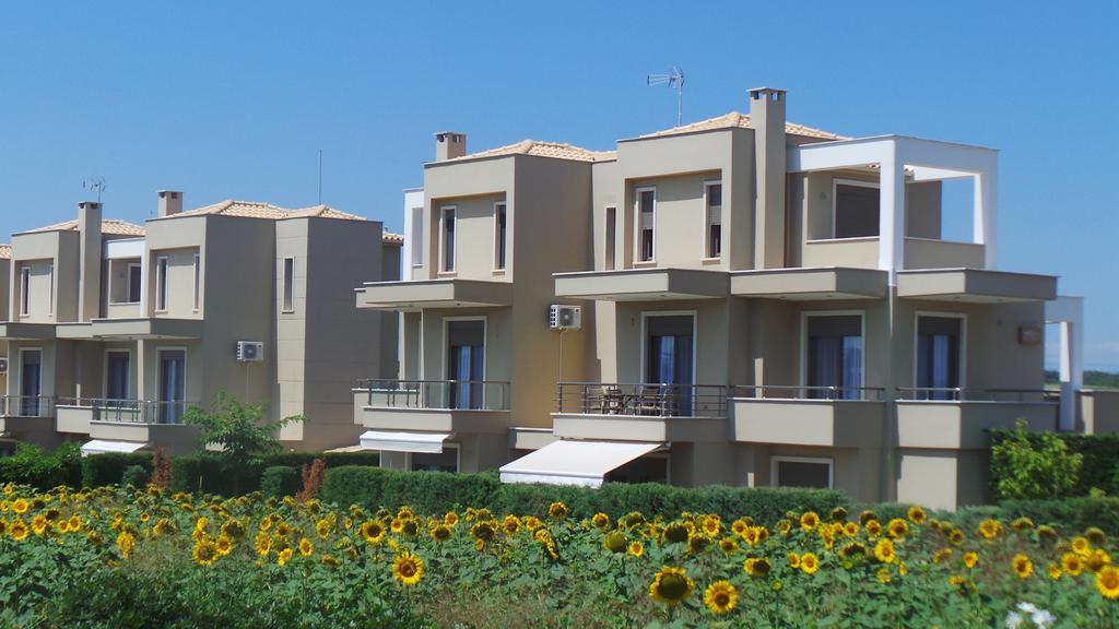 Niovi Boutique Apartments Афитос Екстериор снимка