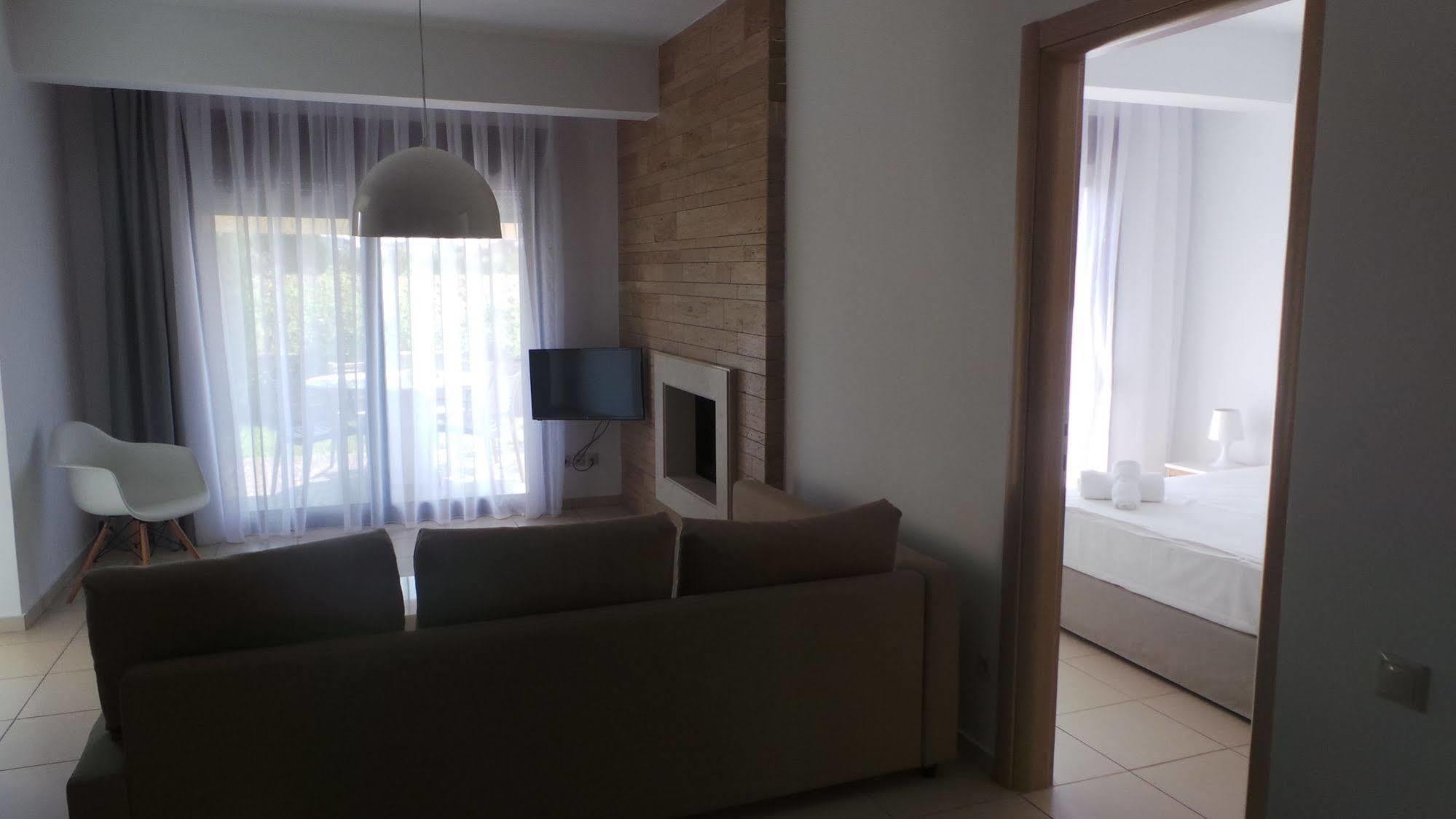 Niovi Boutique Apartments Афитос Екстериор снимка