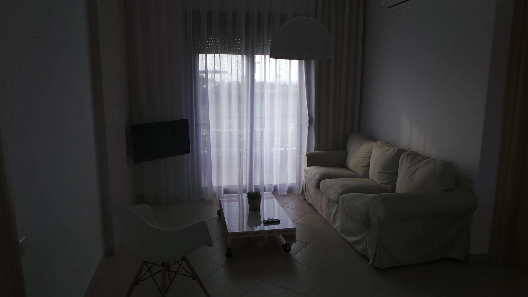 Niovi Boutique Apartments Афитос Екстериор снимка