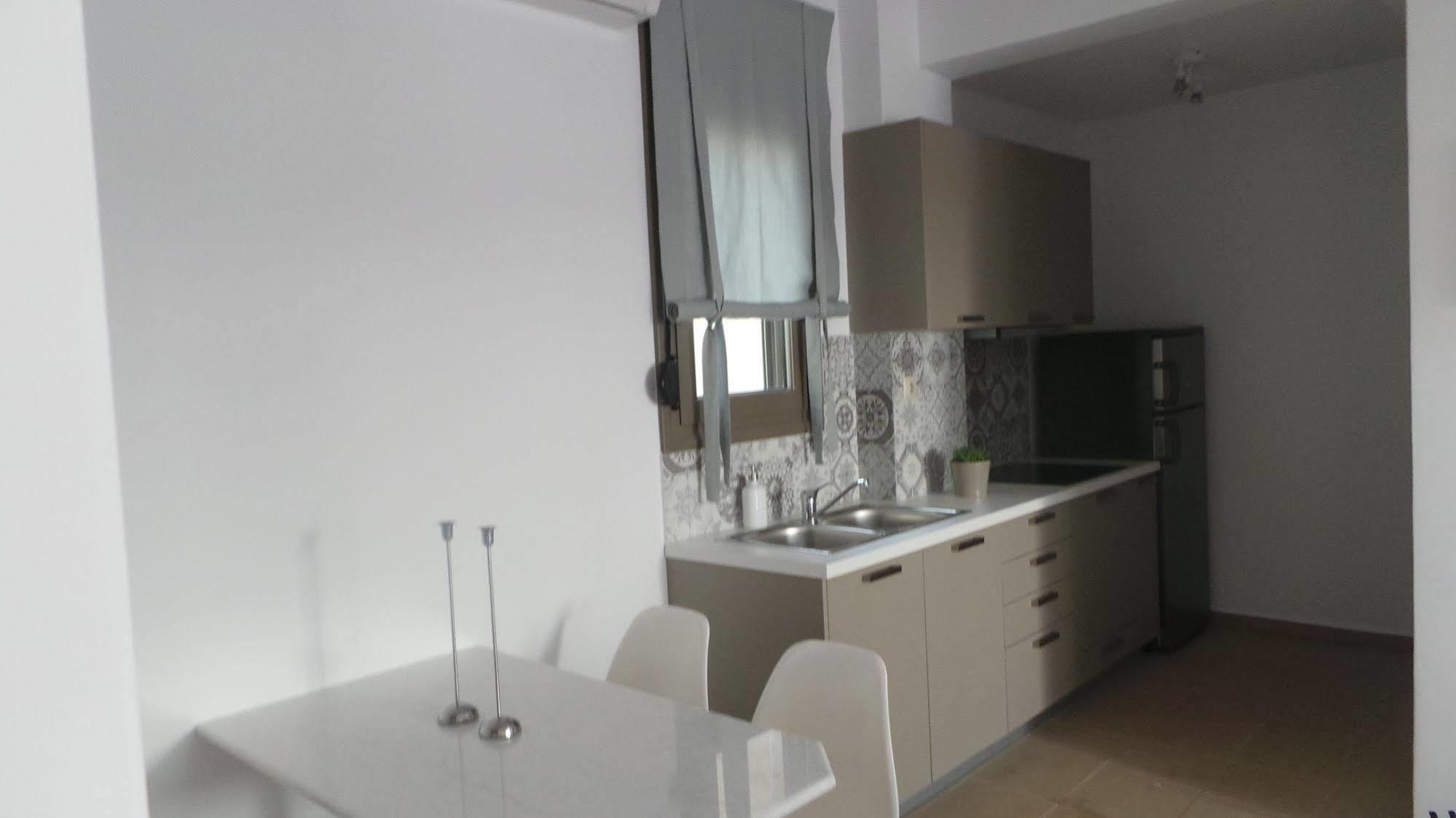 Niovi Boutique Apartments Афитос Екстериор снимка